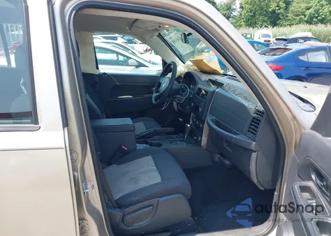 2010 Jeep Liberty Sport z USA, uszkodzony, nr VIN 1J4PN2GK8AW155391